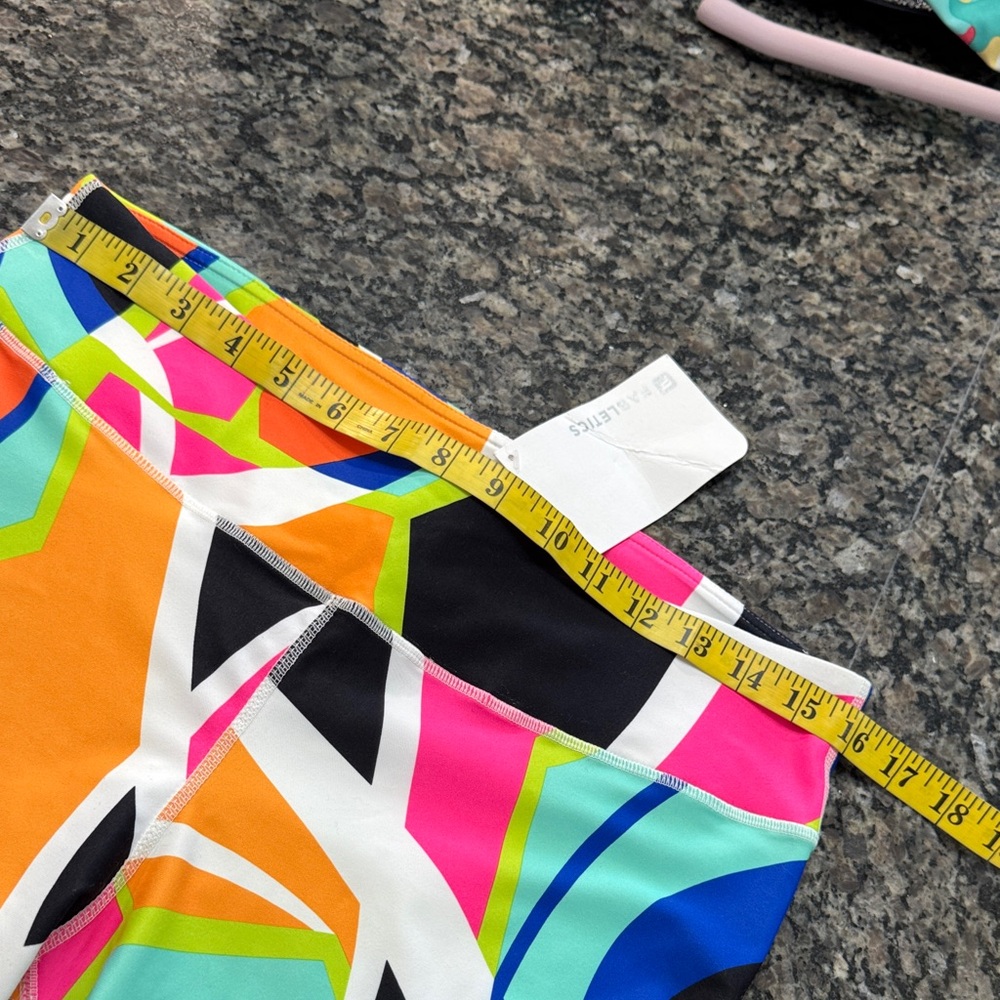 Fabletics Multicolor Geometric Capri Leggings NEW… - image 10